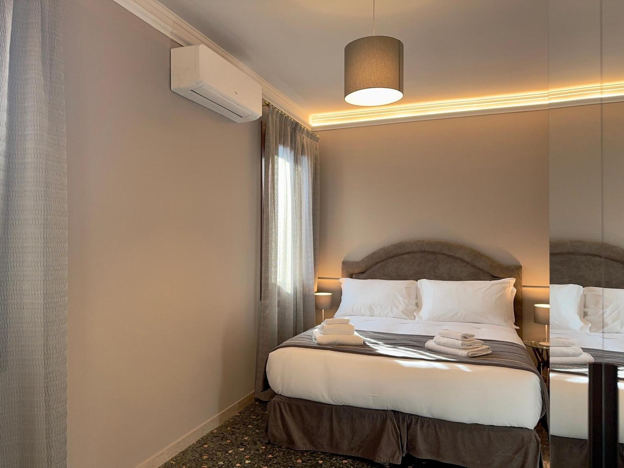 San Vio Palace Luxury Apartments Veneza Exterior foto